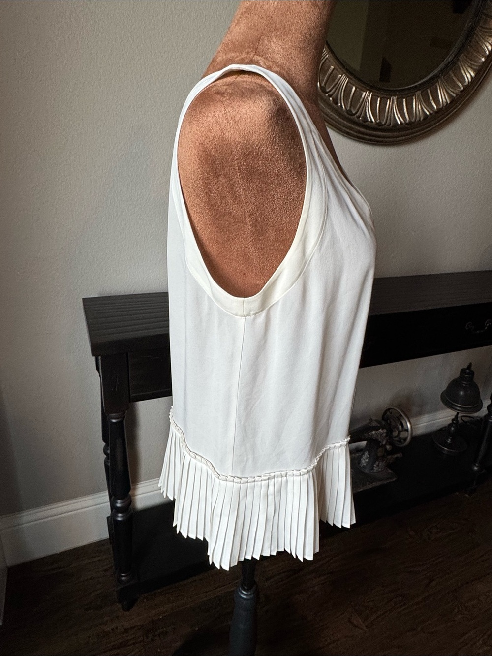 Rebecca Taylor Penelope Cream V-Neck Pleated-Hem Silk Tank Size 4 - Picture 4 of 9